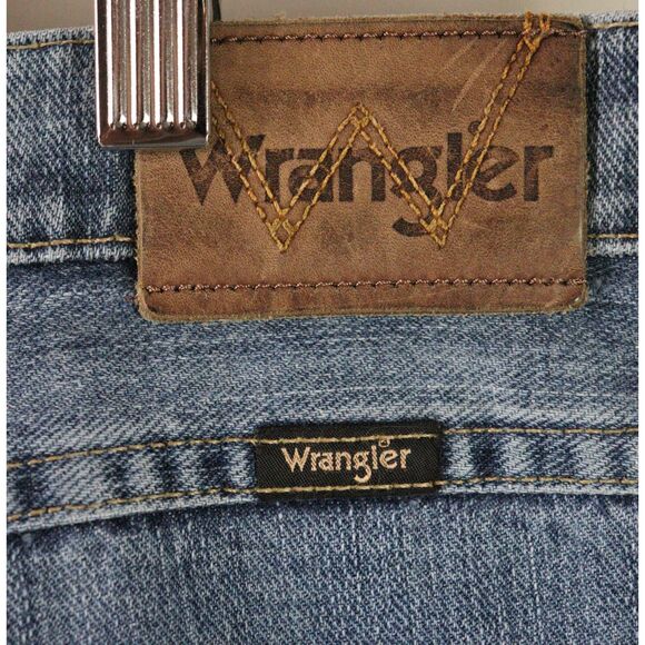 VGC Wrangler relaxed Fit Mens Jeans size 42 x 30 - Picture 4 of 5